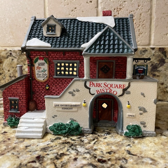 LEMAX PARK SQUARE BISTRO HEARTSIDE VILLAGE LIGHTED HOUSE 27 385133 CHRISTMAS - Picture 3 of 6